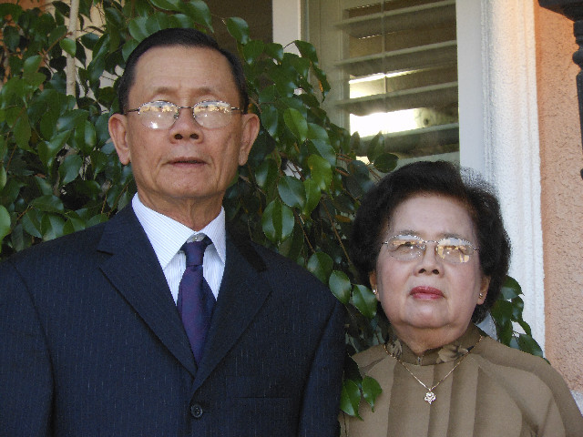 Ong ngoai pictures 737