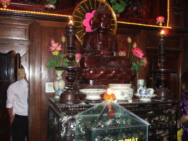 Buddha altar