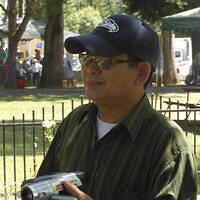 Ong ngoai pictures 523-1241608036